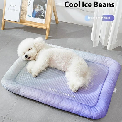🐶🧊 50% KORTING! Stop met het zien van je hijgende hond op de hete vloer! Dit is geen gewoon matje, dit is een persoonlijke airco voor zijn vacht. De zijde absorbeert zijn hitte en blijft urenlang ijskoud!