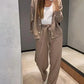 Tweedelige gebreide jas en broek voor dames met knopen