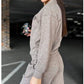 Tweedelige gebreide jas en broek voor dames met knopen