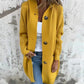 Dames vest met capuchon en knoopjes