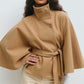 🧥 Elegante Dames Cape-Jas met Opstaande Kraag & Riem – Tijdloos & Stijlvol Design